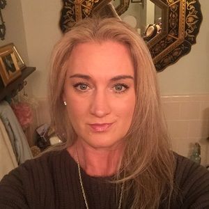 Meet your Posher, Valaria